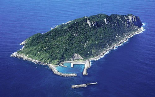 沖ノ島は立入禁止の島で一般人不可で女人禁制 気になること見つけた